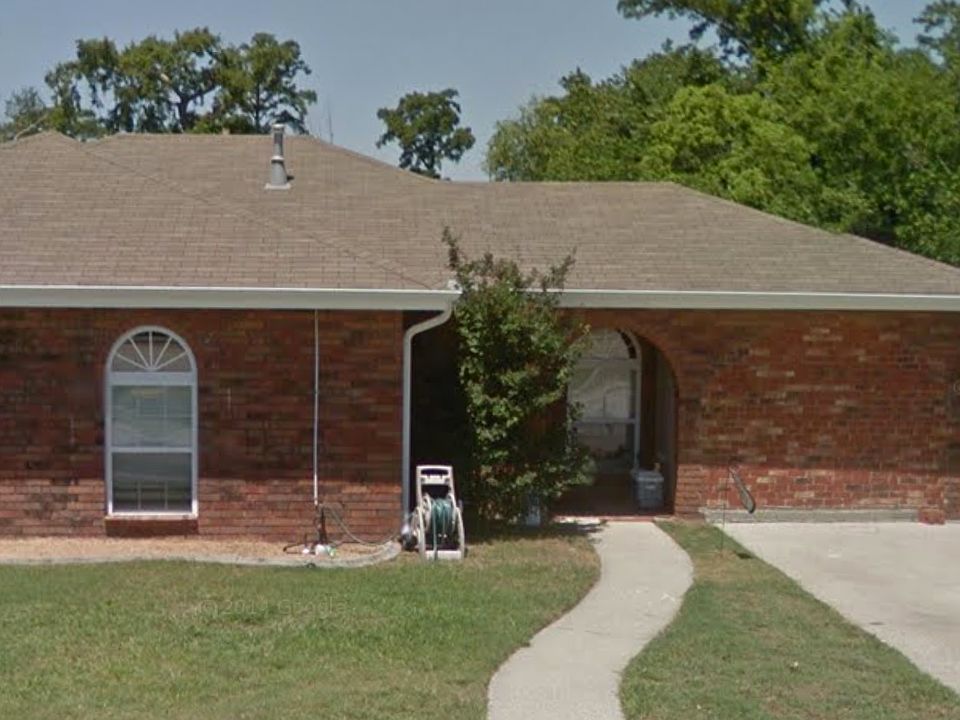 1st image of 3812 Veronica Dr