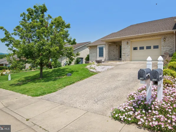 136 Maynard Ln, Strasburg, VA 22657