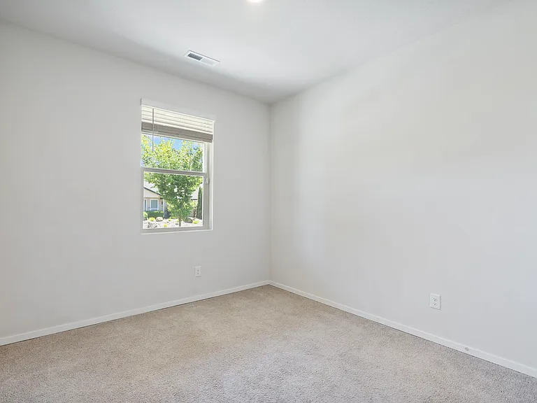 11604 NE 16th St — Photo 22