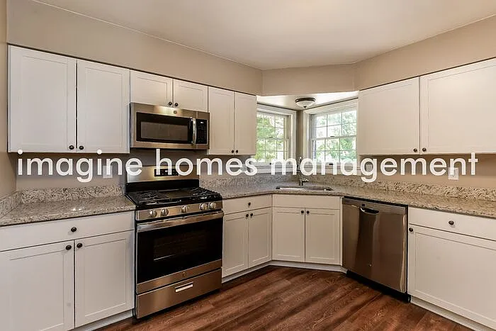 3 bed, 1.5 bath, 1152 sqft, $2,350 — Photo 4