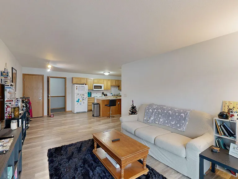 106 N Silver St — Photo 3