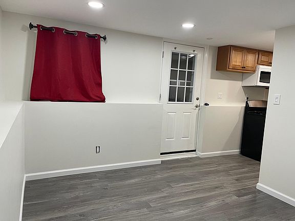 5th image of 37 E Merritt St #1