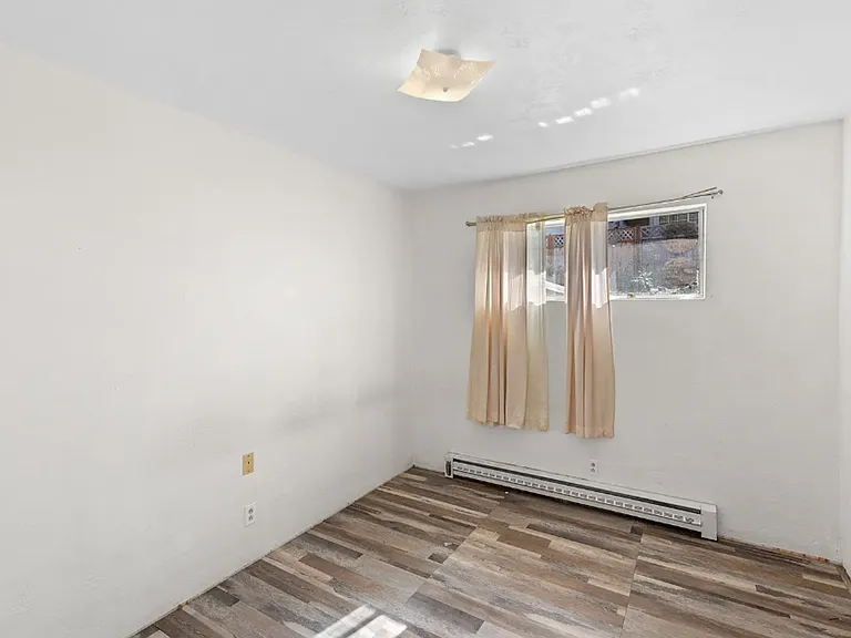 2460-2462 Bowman Rd — Photo 10