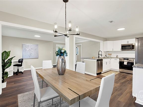 5th image of 712 Lee Boulevard