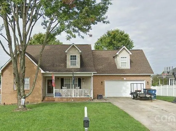 2775 Sterling Ct, Claremont, NC 28610