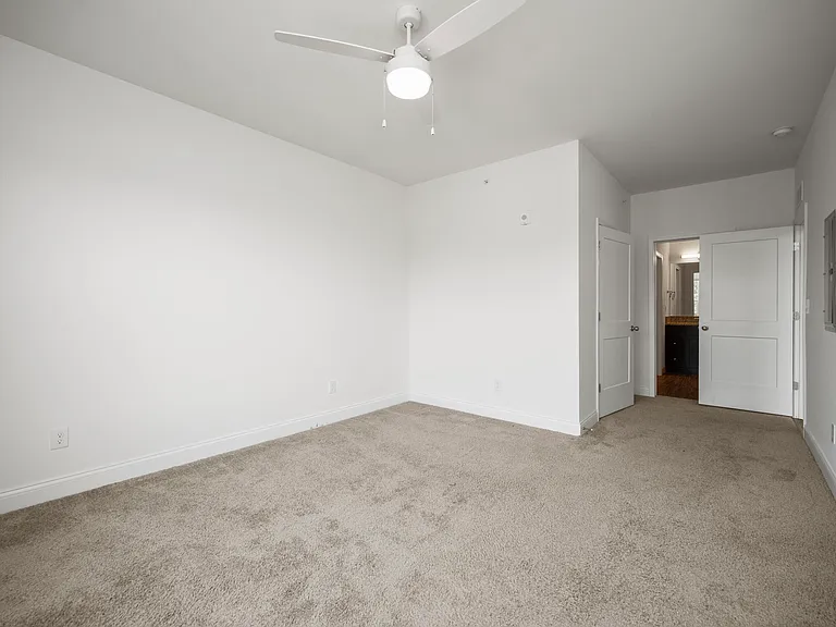 231 Walton Ave #402 — Photo 12