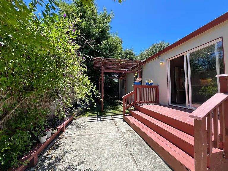 4067 Wesley Way — Photo 5