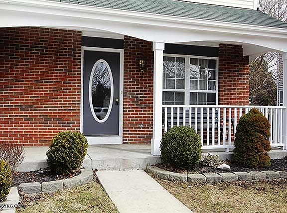2nd image of 2589 N Stratford Ln