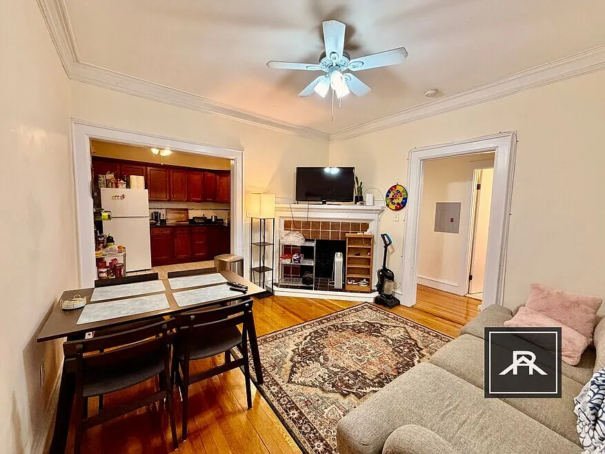 21 Park Vale Ave — Photo 1