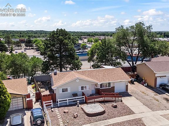 5th image of 1605 Dixon Dr