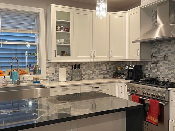 5th image of 1823 N Lawndale Ave #2