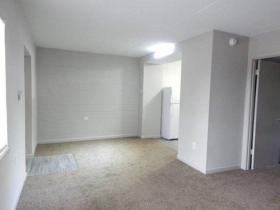 4th image of 100 Brookside Dr APT 4B