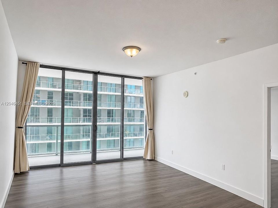 1st image of 1111 SW 1st Ave APT 1716