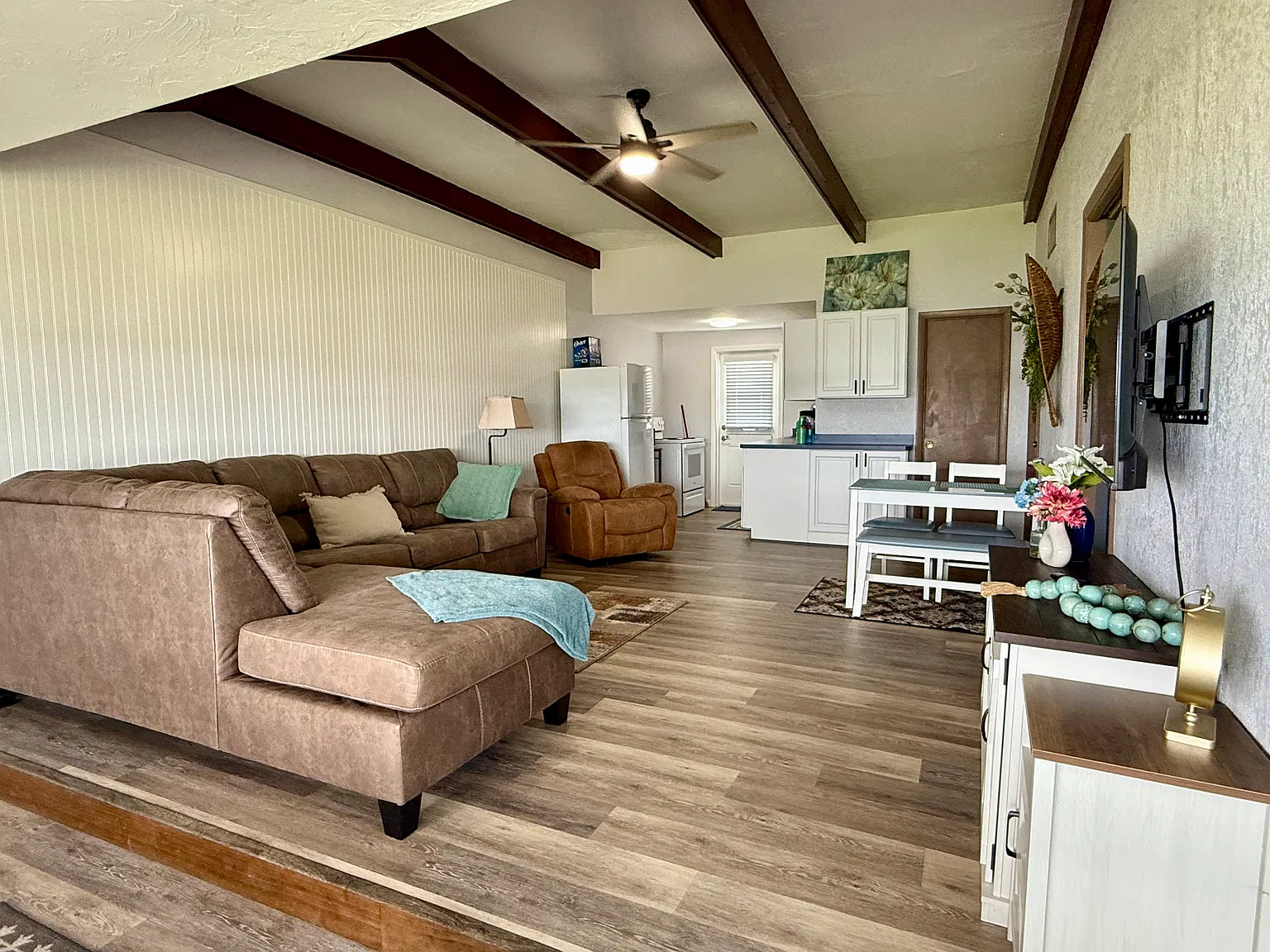 2 bed, 800 sqft, $2,000 — Photo 4