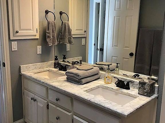 Bathroom for Guest Beds