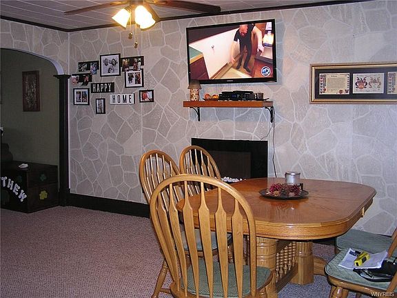 5th image of 811 Tifft St