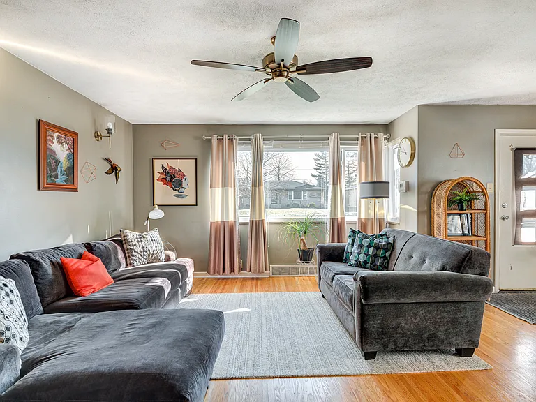 1052 N Layman Ave — Photo 9