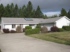 1st image of 200 S Parkwood Pl