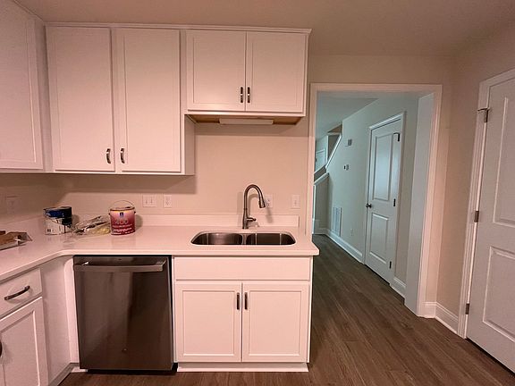 5th image of 212 N Peartree Ln #E