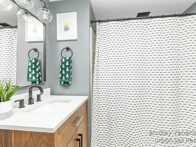 940 Monroe Ave NW #217 — Photo 10