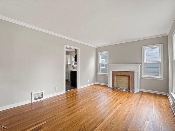 3rd image of 14023 Carrydale Ave