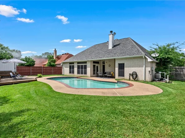 2104 Williams Way, Bryan, TX 77808