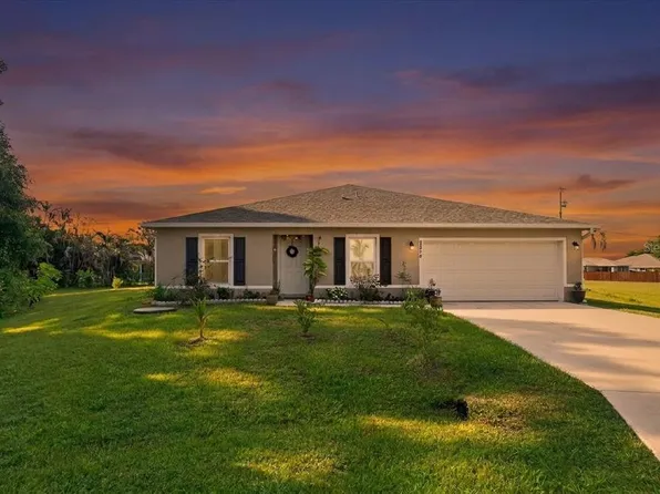2274 SE Powell Ct, Port Saint Lucie, FL 34952