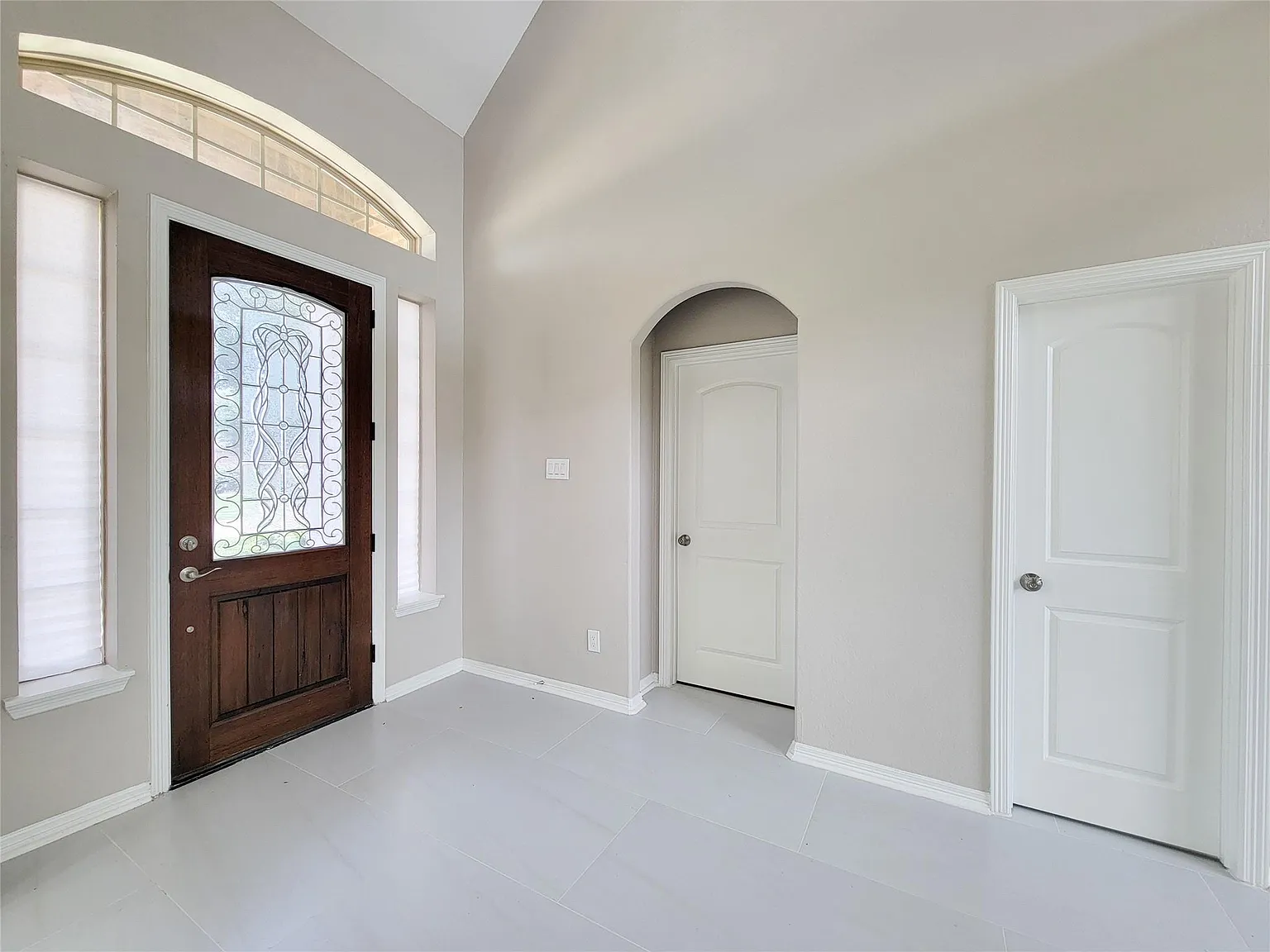 5 bed, 4.0 bath, 3611 sqft, $3,295 — Photo 4