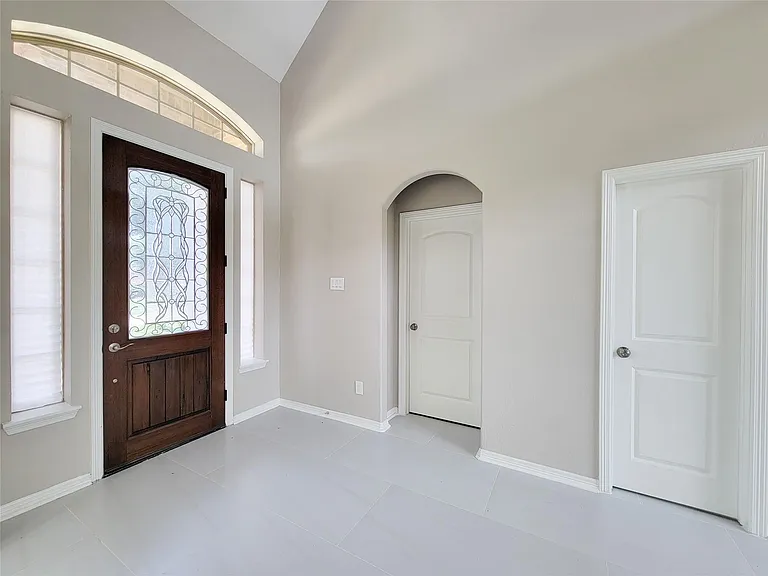 23111 Broad Springs Ct — Photo 4