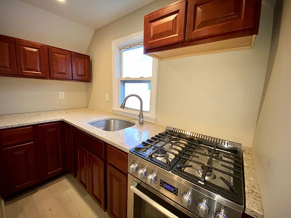 2nd image of 790 Fenworth Blvd #2
