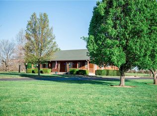 15839 E Quail Rd, Nevada, MO 64772