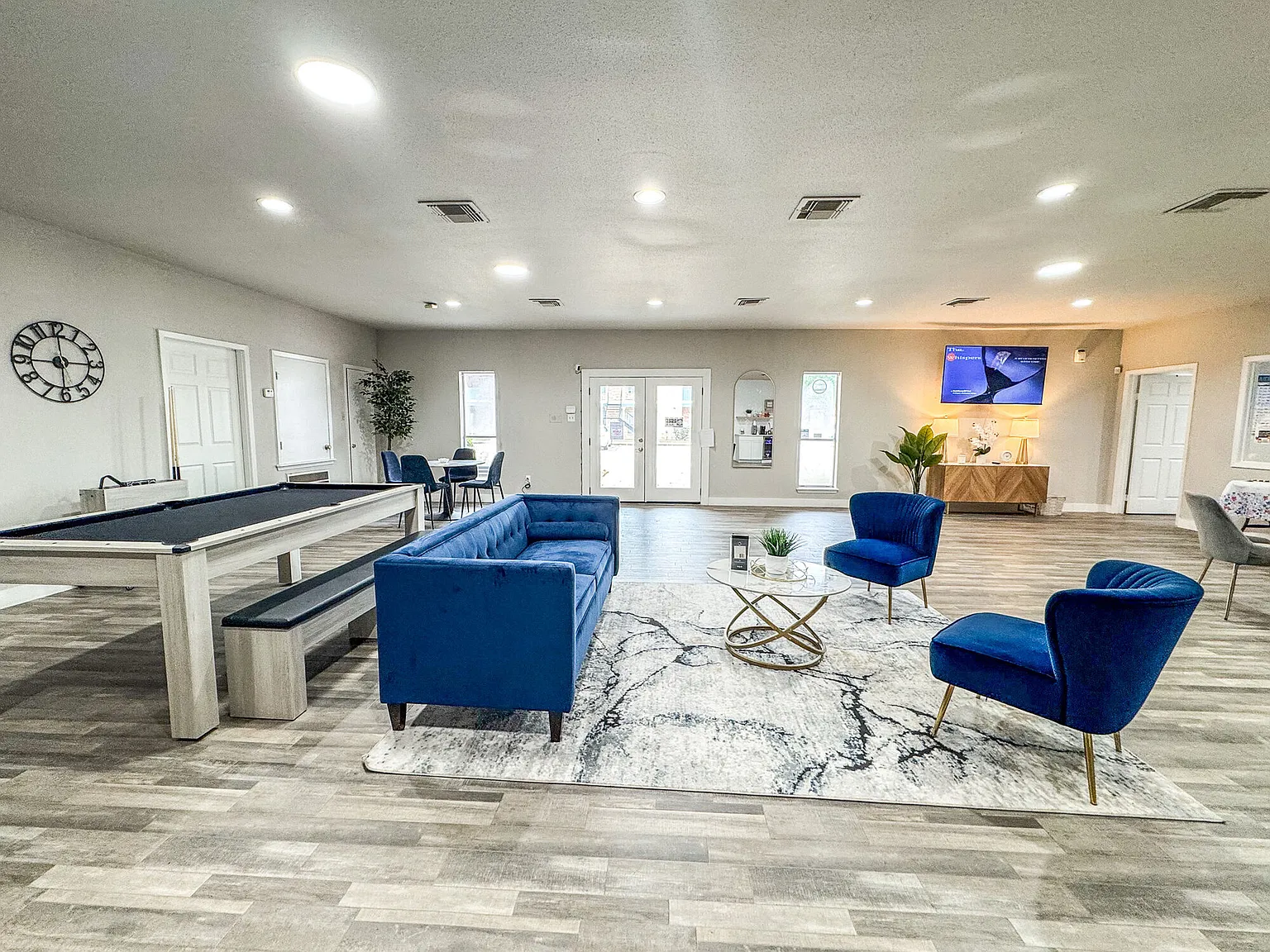 Brookhollow Apartments — Photo 2