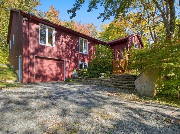 226 Windsor Dr, Stillwater Lake, NS B3Z 1H1