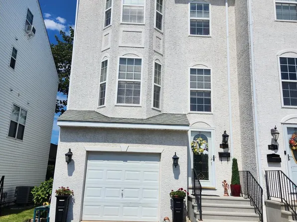 947 Bush St, Bridgeport, PA 19405