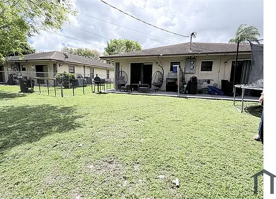 944 NW 14th St — Photo 22