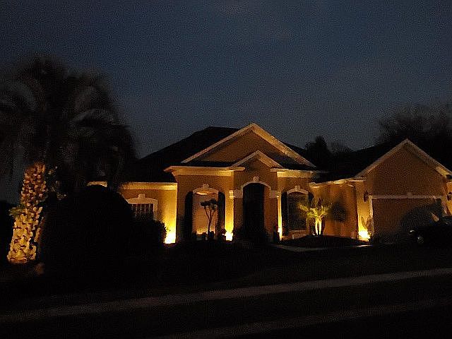 2nd image of 11 Lakeside Pl W