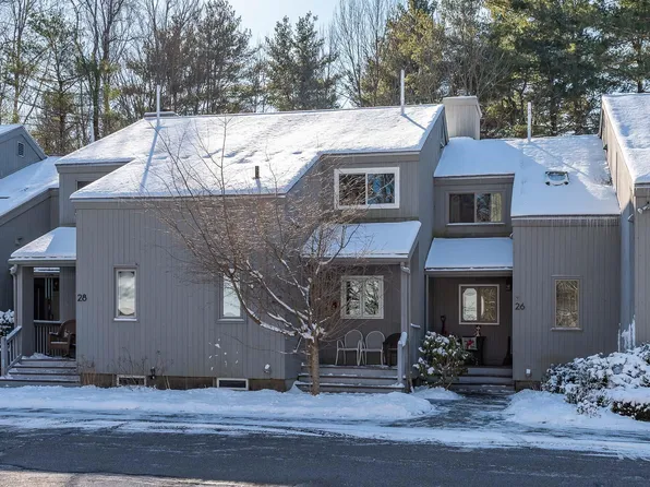 27 Brookside Drive, Stratham, NH 03885