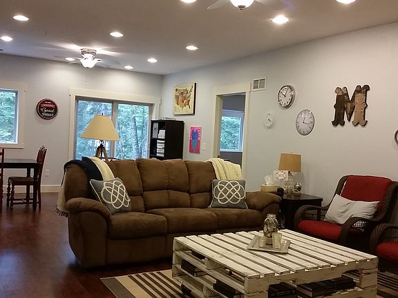 Basement family, craft/rec