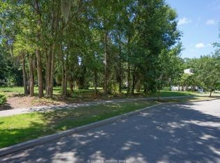 16 Tuscarora Trl, Beaufort, SC 29906