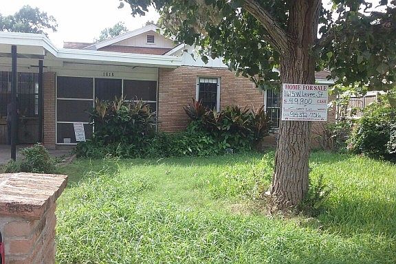 3rd image of 1615 W Levee St