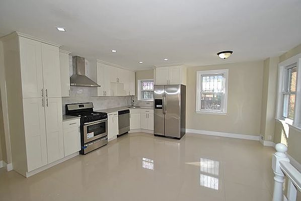 1st image of 571 Logan Ave #3