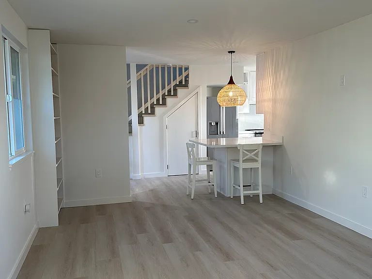 Edison St — Photo 8