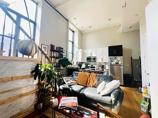 Rented by EXR | media 4