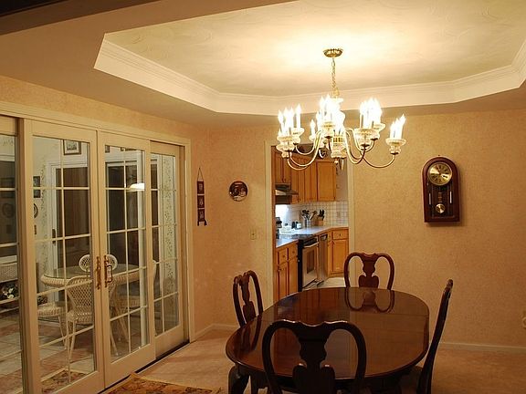 5th image of 9890 Breckenridge Dr