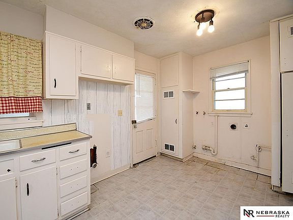 3rd image of 5307 & 5315 W Zeamer St