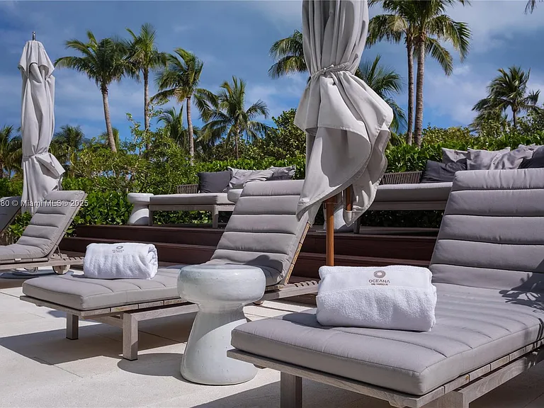 10201 Collins Ave #2516 — Photo 22