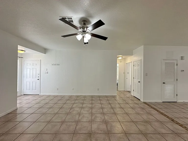 2703 Edgefield St — Photo 5