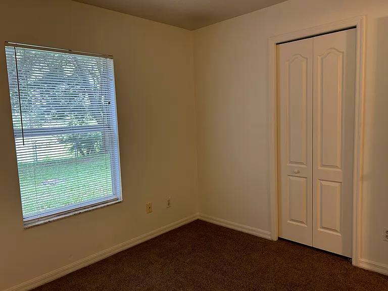 4401 Longshore Dr — Photo 11