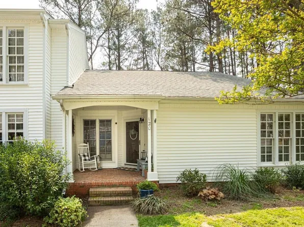 120 Pickett Ln, Cary, NC 27511