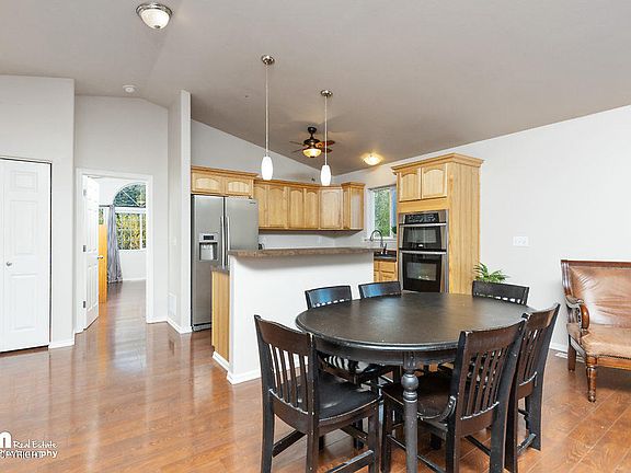 5th image of 8960 Eagle River Ln